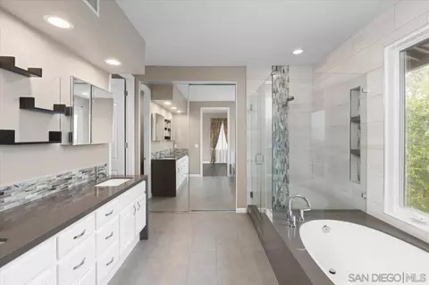 Bath - 16697 Feldspar, Ramona, CA 92065 photo 2 of 4