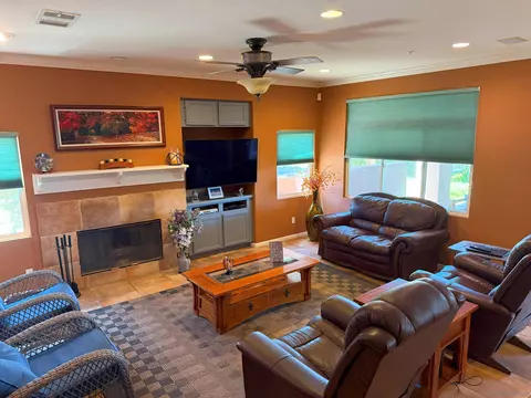 Living - 10146 Lauren Way, Santee, CA 92071 photo 3 of 5