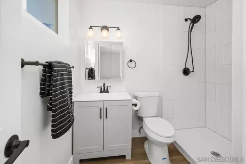 Bath - 8603 Cordial Rd, El Cajon, CA 92021 photo 2 of 2