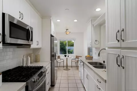 Kitchen - 1004 California St, Oceanside, CA 92054 photo 1 of 2