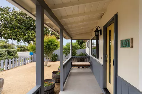Exterior - 1004 California St, Oceanside, CA 92054 photo 1 of 5