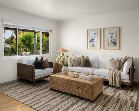 Living - 1004 California St, Oceanside, CA 92054 photo 1 of 5