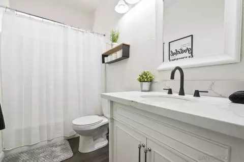 Bath - 4887 Motif St, Oceanside, CA 92057 photo 5 of 5