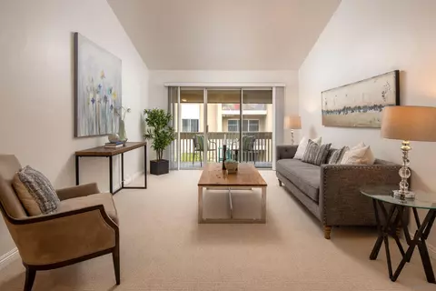 4600 Lamont St #326, San Diego, CA 92109