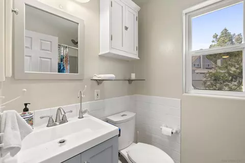 Bath - 10505 Valle Vista Rd, Lakeside, CA 92040 photo 5 of 8