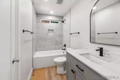 Bath - 13765 Celestial Rd, Poway, CA 92064 photo 5 of 7