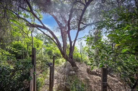 Exterior - 678 Robby Way, Fallbrook, CA 92028 photo 7 of 10