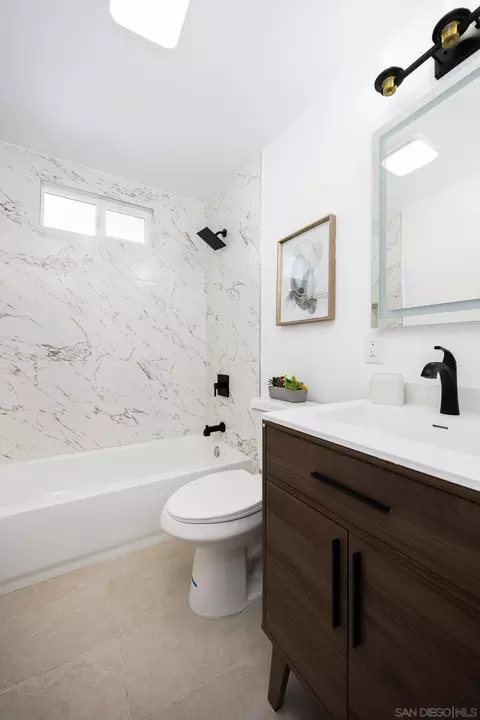 Bath - 678 Robby Way, Fallbrook, CA 92028 photo 1 of 2