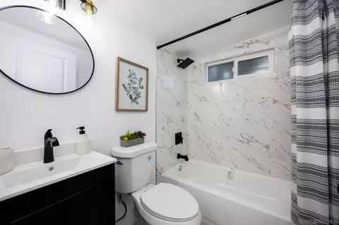 Bath - 678 Robby Way, Fallbrook, CA 92028 photo 2 of 2