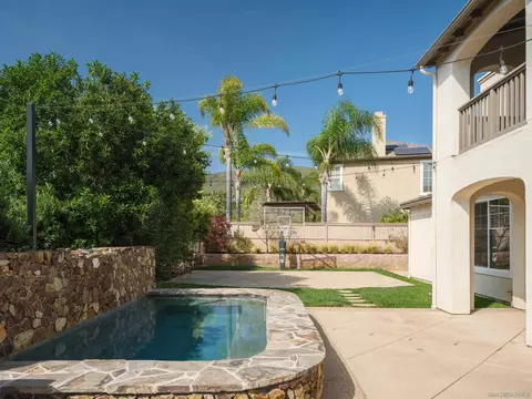 7443 Circulo Sequoia, Carlsbad, CA 92009 photo 18