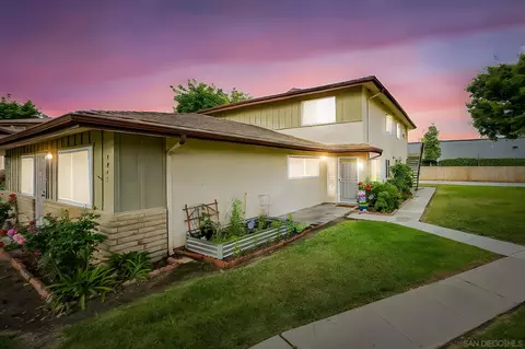 9845 Mission Viejo Ct #2, Santee, CA 92071