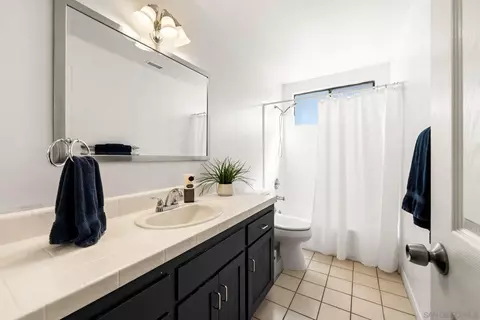 Bath - 14027 Jamul Dr, Jamul, CA 91935 photo 3 of 4