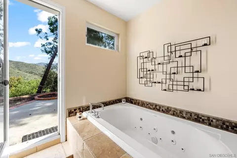Bath - 14027 Jamul Dr, Jamul, CA 91935 photo 2 of 4