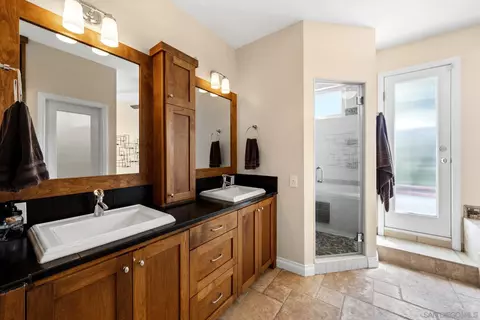 Bath - 14027 Jamul Dr, Jamul, CA 91935 photo 1 of 4