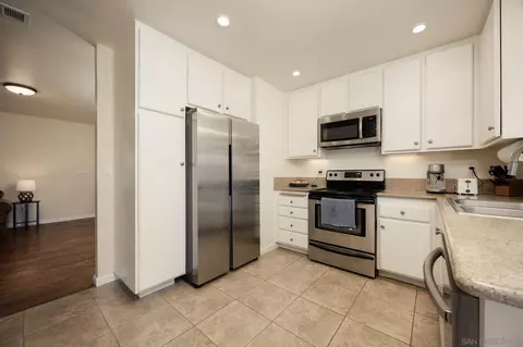 Kitchen - 10835 Grand Fork Dr, Santee, CA 92071 photo 4 of 4