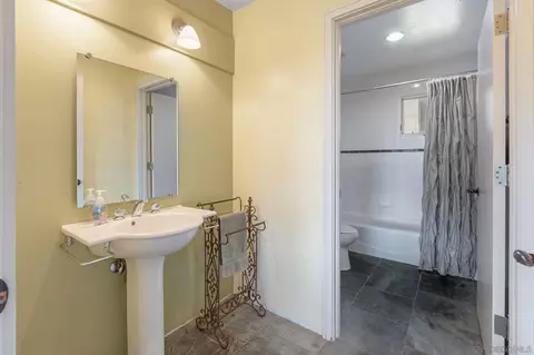 Bath - 27615 Alps Ln, Escondido, CA 92026 photo 1 of 3