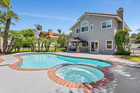 5163 Alamosa Park Dr, Oceanside, CA 92057
