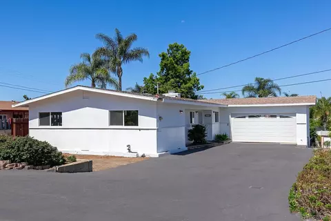 915 Mandarin Dr, Fallbrook, CA 92028 photo 4