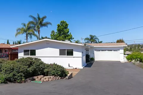 915 Mandarin Dr, Fallbrook, CA 92028 photo 3