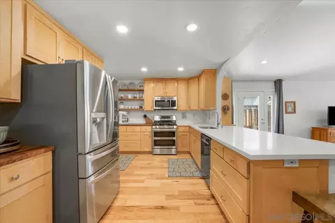 Kitchen - 10451 Ironwood Ave, Santee, CA 92071 photo 3 of 5