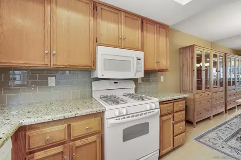 Kitchen - 677 Summer View Cir, Encinitas, CA 92024 photo 4 of 4