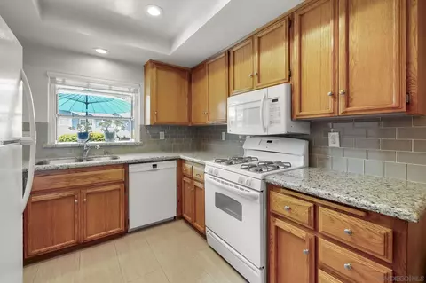Kitchen - 677 Summer View Cir, Encinitas, CA 92024 photo 1 of 4