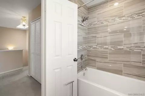 Bath - 677 Summer View Cir, Encinitas, CA 92024 photo 3 of 5