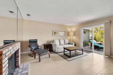 Living - 677 Summer View Cir, Encinitas, CA 92024 photo 1 of 3
