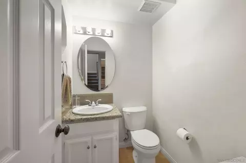 Bath - 677 Summer View Cir, Encinitas, CA 92024 photo 1 of 5