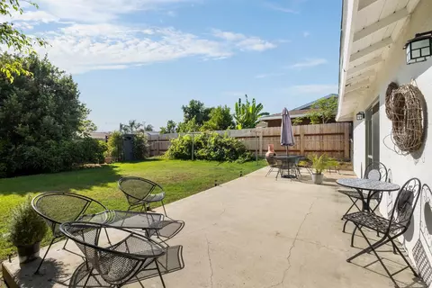 4935 Roja Dr, Oceanside, CA 92057 photo 2