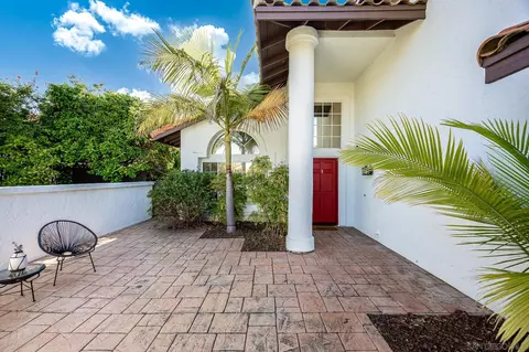 Exterior - 5207 Silver Bluff Dr, Oceanside, CA 92057 photo 5 of 10