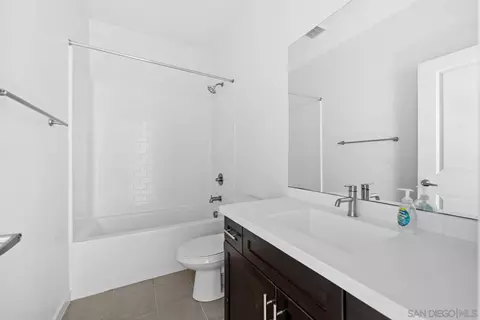 Bath - 2053 Tango Loop #3, Chula Vista, CA 91915 photo 3 of 3
