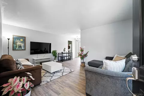 6666 Beadnell Way #1, San Diego, CA 92117