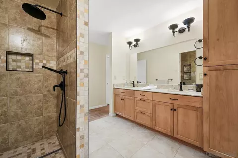 Bath - 1353 Roxanne Dr, El Cajon, CA 92021 photo 1 of 4