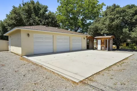 Exterior - 1353 Roxanne Dr, El Cajon, CA 92021 photo 2 of 9