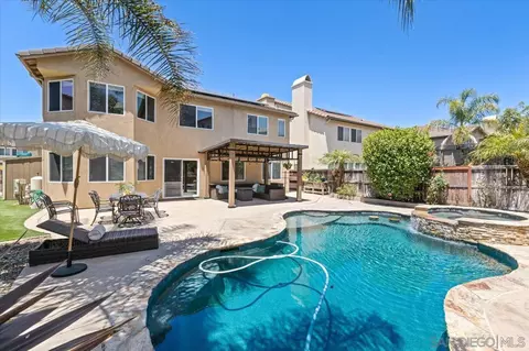 823 Via La Venta, San Marcos, CA 92069