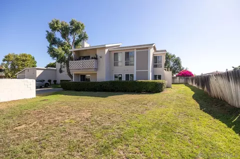 2566 White Oak Pl #1, Escondido, CA 92027