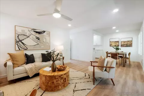 8528 Via Mallorca #B, La Jolla, CA 92037