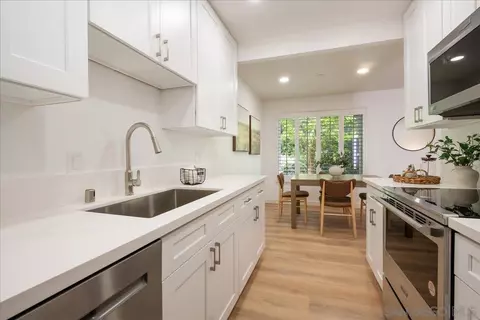Kitchen - 8528 Via Mallorca #B, La Jolla, CA 92037 photo 3 of 3