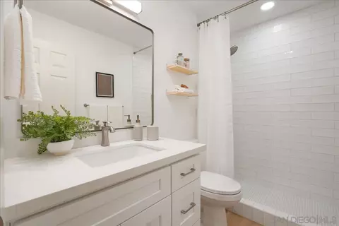 Bath - 8528 Via Mallorca #B, La Jolla, CA 92037 photo 1 of 1