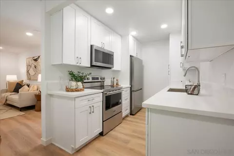 Kitchen - 8528 Via Mallorca #B, La Jolla, CA 92037 photo 1 of 3
