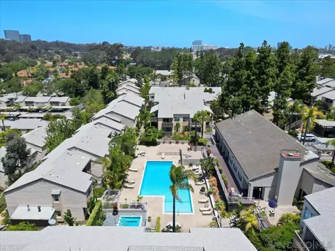 Exterior - 8528 Via Mallorca #B, La Jolla, CA 92037 photo 4 of 5