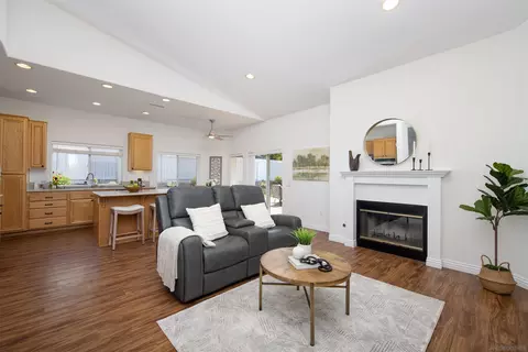 Living - 1718 Dancer Pl, Escondido, CA 92026 photo 3 of 4