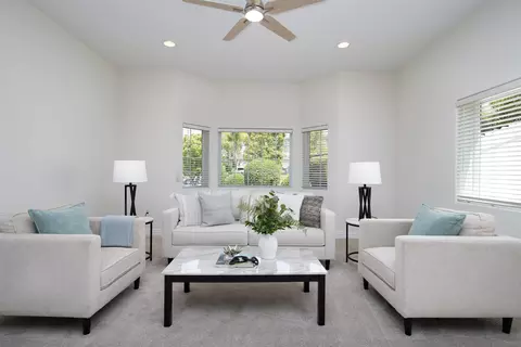 Living - 1718 Dancer Pl, Escondido, CA 92026 photo 2 of 4