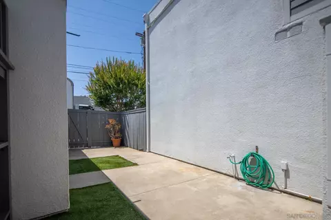 Exterior - 426 Palm Ave, Coronado, CA 92118 photo 10 of 12