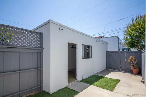 Exterior - 426 Palm Ave, Coronado, CA 92118 photo 9 of 12