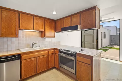 Kitchen - 426 Palm Ave, Coronado, CA 92118 photo 2 of 5