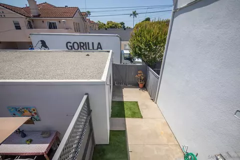 Exterior - 426 Palm Ave, Coronado, CA 92118 photo 8 of 12
