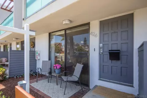 Exterior - 426 Palm Ave, Coronado, CA 92118 photo 2 of 12
