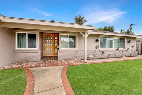 8820 Nottingham Pl, La Jolla, CA 92037 photo 4